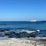 Front Line Port Haven Апартаменты