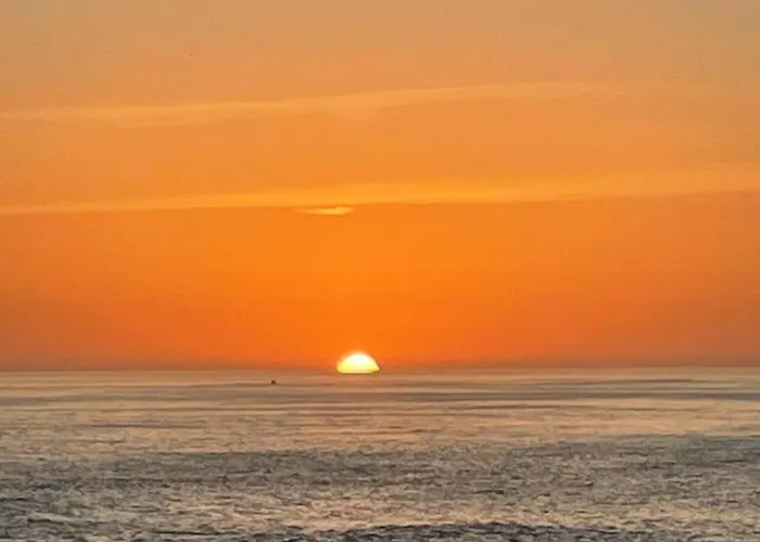 Front Line Port Haven Apartament