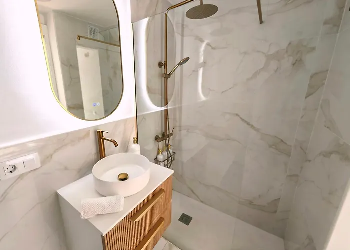 Front Line Port Haven * קורלחו